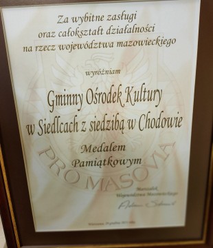 Medal pamiątkowy "Pro Masovia" dla GOK Chodów